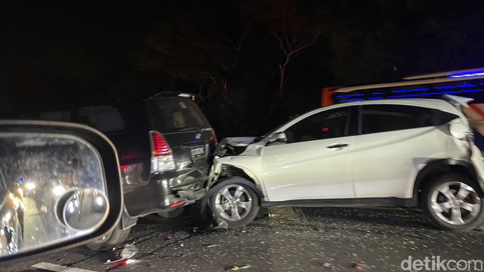 Kecelakaan Beruntun 7 Kendaraan di Tol Sidoarjo-Porong