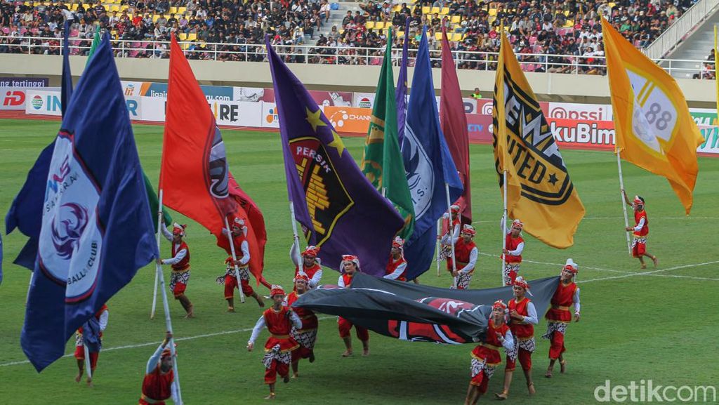 Meriahnya Pembukaan Piala Presiden 2022 di Stadion Manahan Solo