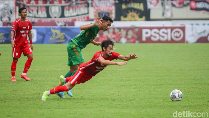 Pertandingan pembuka Piala Presiden 2022 mempertemukan tuan rumah Persis Solo dengan PSS Sleman di Stadion Manahan, Solo, Jawa Tengah, Sabtu (11/6/2022). Laga Berakhir dengan skor kacamata.