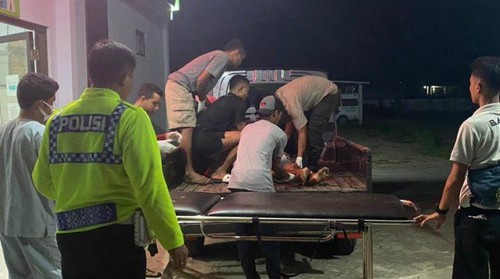 Lakalantas terjadindi Jalan Lintas Sumbawa-Bima tepatnya di tikungan perbatasan Kecamatan Bolo dan Kecamatan Madapangga Kabupten Bima.