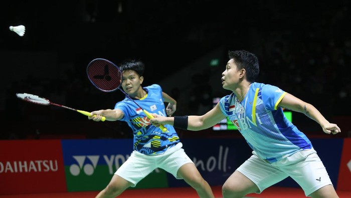 Apriyani Rahayu dan Siti Fadia Silva Ramadhanti  bermain dalam pertandingan Indonesia Masters 2022 di Istora, Senaya, Jakarta, Sabtu (11/6/2022).