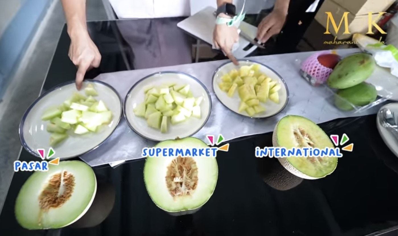 Maharani Kemala cicip melon murah vs melon mahal