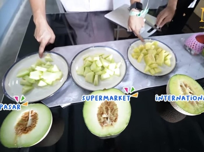 Maharani Kemala cicip melon murah vs melon mahal