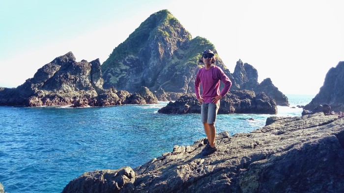 Pantai Orong Bukal di Desa Buwun Mas, Kecamatan Sekotong, Lombok Barat, yang saat ini menjadi primadona wisatawan lokal.