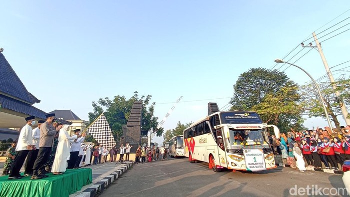 Pemberangkatan CJH Blitar