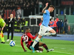 Pierre Kaluku, bek tengah AC Milan ada di urutan kedua dengan persentase 82,4 persen sukses tekel. Kalulu baru berusia 22 tahun dan disebut-sebut sebagai calon bek kuat Rossoneri di masa depan (Getty Images)