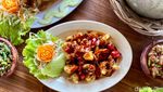 Ngariung Makan Nasi Liwet dan Gurame Kecombrang di Saung Kabogoh