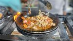 Nikmat Banget! Sambal Bakar Mang Usep pakai Lauk Cumi Asin