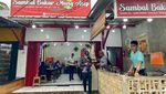 Nikmat Banget! Sambal Bakar Mang Usep pakai Lauk Cumi Asin