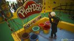 Sambut Liburan Sekolah, Anak-anak Antusias Main Play-Doh di Kokas