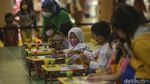 Sambut Liburan Sekolah, Anak-anak Antusias Main Play-Doh di Kokas