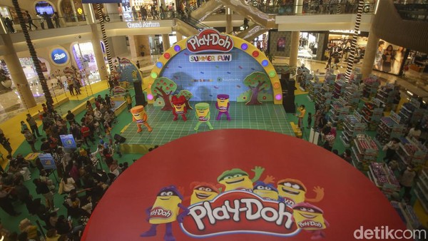 Sejumlah anak mengikuti lomba Play-Doh Children Competition di Grand Atrium, Kota Kasablanka, Jakarta, Sabtu (11/6/2022).  Sejumlah anak mengikuti lomba Play-Doh Children Competition di Grand Atrium, Kota Kasablanka, Jakarta, Sabtu (11/6/2022). Â