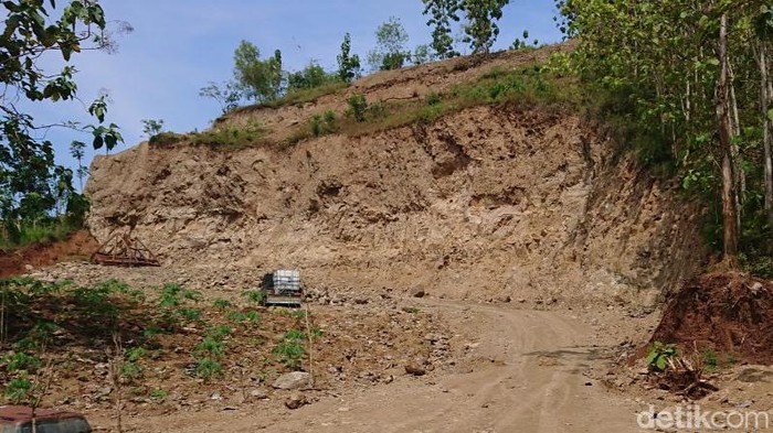 Tambang galian C yang ilegal di Trenggalek