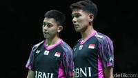 Mereka menang dengan skor 21/17 pada set pertama dan 21/17 pada set kedua. 