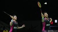 Bermain di Istora Senayan, Sabtu (11/6/2022), Fajar/Rian mendapat perlawanan cukup sengit di set pertama.  
