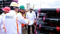 Selama ini ada anggapan bahwa produk buatan dalam negeri cenderung lebih mahal dan tidak kompetitif di pasar global. Bahkan anggapan ini diperkuat dengan preferensi di berbagai proses tender domestik (pemerintah), bahwa tidak masalah harga sebuah produk sedikit lebih mahal, asalkan mengandung komponen lokal.