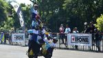 Aksi Freestyle Vespa Pukau Penonton di VWD 2022
