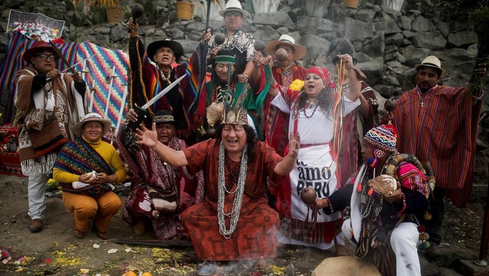 Peruvian shamans perform a ritual for the Peruvian soccer team to qualify for the Qatar 2022 World Cup, in Lima, Peru, June 10, 2022. REUTERS/Sebastian Castaneda