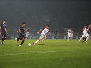Sengitnya Arema Vs PSM: Singo Edan Mendominasi, Juku Eja Banyak Mengancam