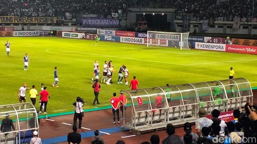 Babak pertama Persib vs Bali United