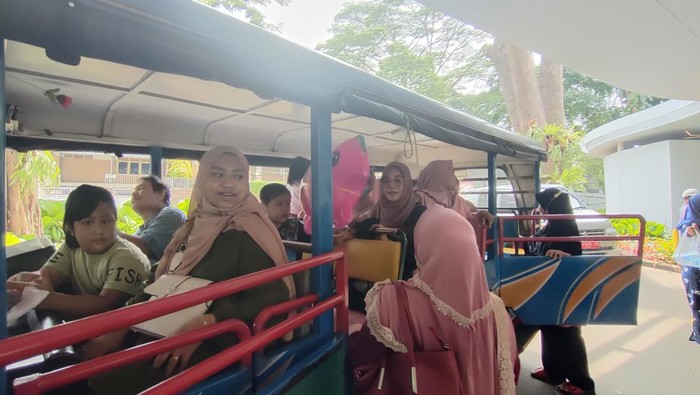 Cerita Warga Naik Odong-Odong dari Tanjung Duren ke Tebet Eco Park