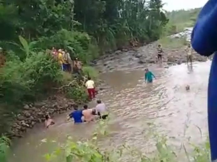 Dua warga tenggalam di Sungai Ciparang Subang.