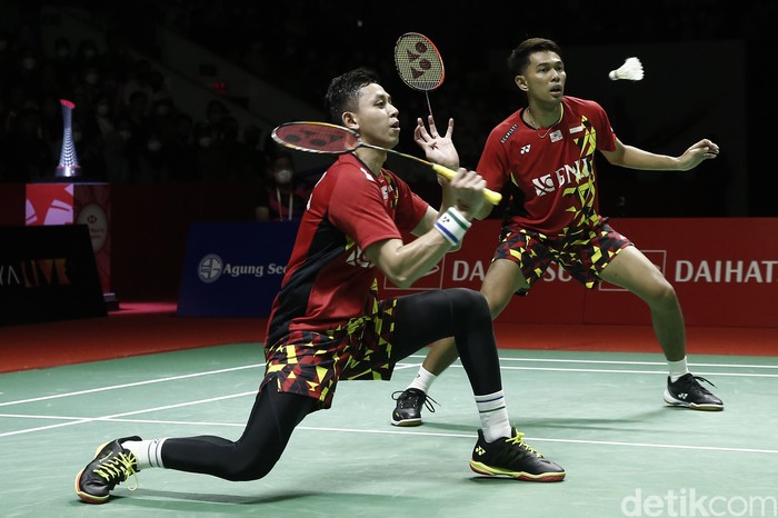 Fajar Alfian/Muhammad Rian Ardianto tampil sebagai juara Indonesia Masters 2022. Mereka menang dua gim langsung atas wakil China, Liang Wei Keng/Wang Chang di final, Minggu, 12/6/2022.