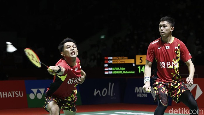 Fajar Alfian/Muhammad Rian Ardianto tampil sebagai juara Indonesia Masters 2022. Mereka menang dua gim langsung atas wakil China, Liang Wei Keng/Wang Chang di final, Minggu, 12/6/2022.