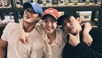 Ahn Bo Hyun belum lama ini mengunggah foto kebersamaan dengan Kim Go Eun dan Jinyoung. Foto: (dok. Instagram @bohyunahn)