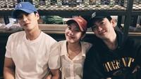 Akrab banget, ya! Foto: (dok. Instagram @bohyunahn)