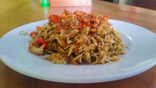 Lawar klungah, kuliner khas Jembrana, Bali.