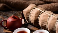 Selain kopi ternyata buku rekor dunia juga mencatatkan teh termahal di dunia. Bernama Puerth Hong Yin Yuan Cha dari China, per cangkirnya dibanderol dengan harga Rp 267 juta. Foto: Guinness Book of World Record