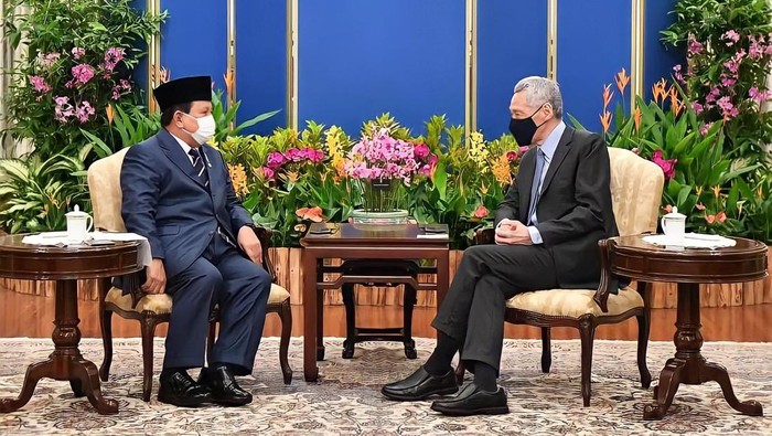 Menhan Prabowo Bertemu PM Singapura