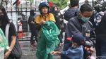 Meski Hujan, Petakziah Terus Berdatangan ke Gedung Pakuan