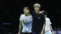 Greysia nampak semringah di laga eksibisi dalam acara perpisahannya.