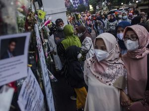 Sambutan Hangat untuk Eril di Negeri yang Menguntai Jutaan Doa