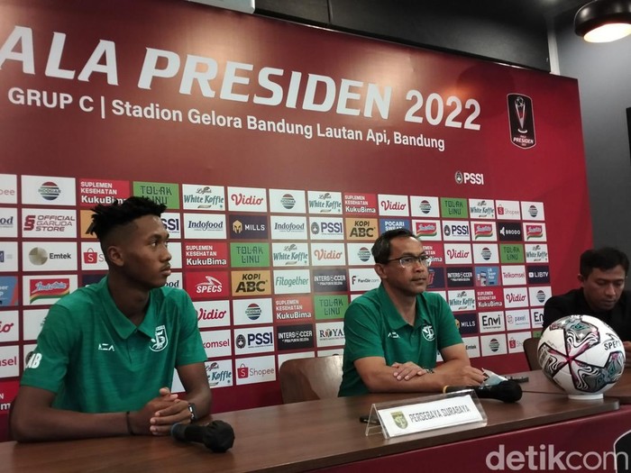Pelatih Persebaya Aji Santoso