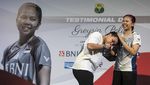 Peluk dan Air Mata Apriyani untuk Greysia Polii
