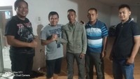 Buntut dari tindakannya itu, Edy Mamat dilarang ikut bertanding sepakbola dalam gelaran kompetisi Paku Jaya Cup. Kapolsek Serpong Kompol Evarmon Lubis mengatakan sanksi ini diberikan kepada Edy seusai pertemuan kedua pihak. (Foto: dok. istimewa).