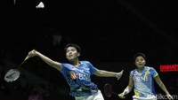 Namun kemudian sejumlah kesalahan dibuat hingga ganda China mendapatkan momentum.