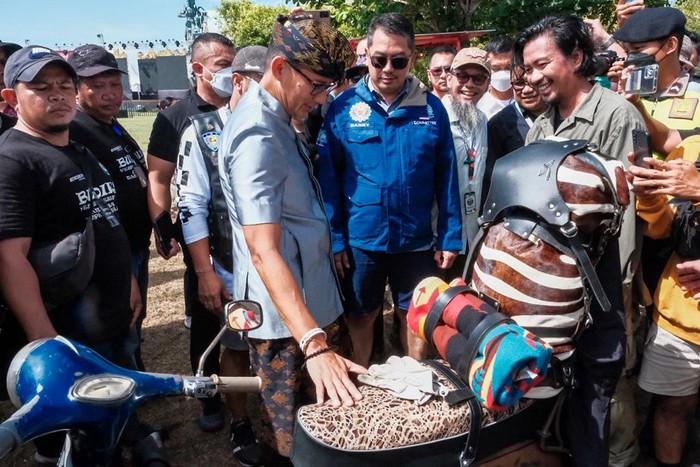 Menteri Pariwisata dan Ekonomi Kreatif/Kepala Badan Pariwisata dan Ekonomi Kreatif (Menparekraf/Kabaparekraf) Sandiaga Salahuddin Uno menghadiri 