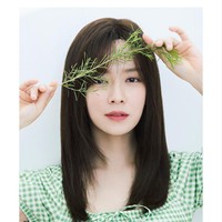 Nama panggung Song Ji Hyo ternyata terinspirasi dari dua seniornya, Song Seung Heon dan Song Hye Kyo. Member Running Man ini lahir dengan nama Cheon Seong Im. Tak lama setelah itu dia mendaftarkan nama Cheon Soo Yeon pada kartu identitas. Foto: (dok. Instagram @my_songjihyo)