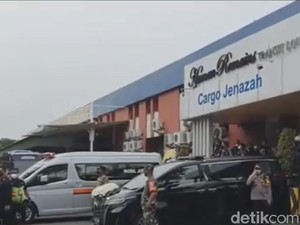 Menko Muhadjir-Erick Thohir Hadiri Prosesi Penyerahan Jenazah Eril