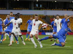 Laga Inggris Vs Italia Harus Puas dengan Skor Kacamata