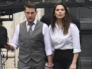 Tom Cruise dan Hayley Atwell Putus Cinta