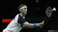 Dalam pertandingan final Indonesia Masters 2022 di Istora, Minggu (12/6/2022), Axelsen menang 21-10 dan 21-12 setelah bertanding selama 41 menit.