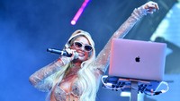 Paris Hilton si artis serba bisa. (Foto: WireImage/Rodin Eckenroth)