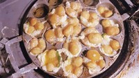 Di daerah Grogol Utara ada warung jajan Cilor Maklor 8 Saudara. Cilor disajikan meriah dengan tampilan yang menggugah selera, kisaran harganya dimulai dari Rp 2.000 per buah. Foto: Pool/Site/Pinterest