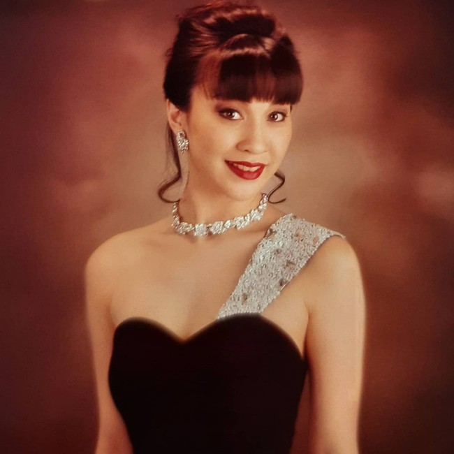 Begini potretnya saat jadi Miss Singpore. Foto: Instagram Angela Lee Pickard