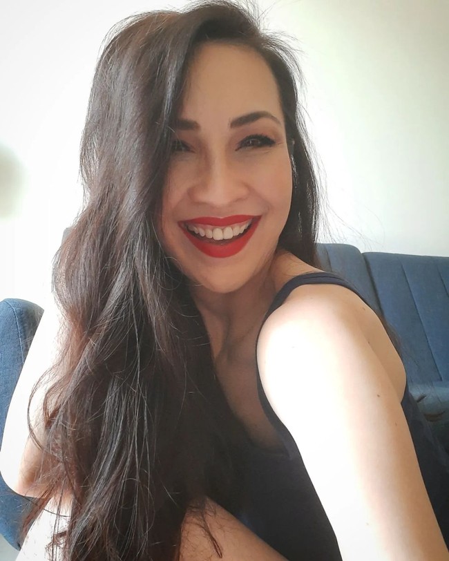 Aku merasa bangga dengan pencapaian besar ini dan aku bangga bisa terpilih dua kali. Butuh kerja tim untuk mengangkatku dan aku beruntung punya keluarga dan teman yang mendukungku selama ini, ujarnya dilansir Strait Times.Foto: Instagram Angela Lee Pickard